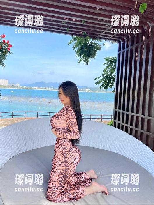 120斤的小王同学 微密圈 - 120斤的小王同学的写真集更新,白色能反射这么多情绪嘛?