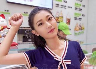 AISS爱丝(钻石版) – 陈雅漫的短裙：无圣光里，我只想用美图记录此时的迷醉。