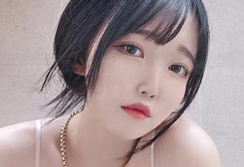 Aram(아람)在线写真：从工作到私密，小秘书的角色切换真让人想多