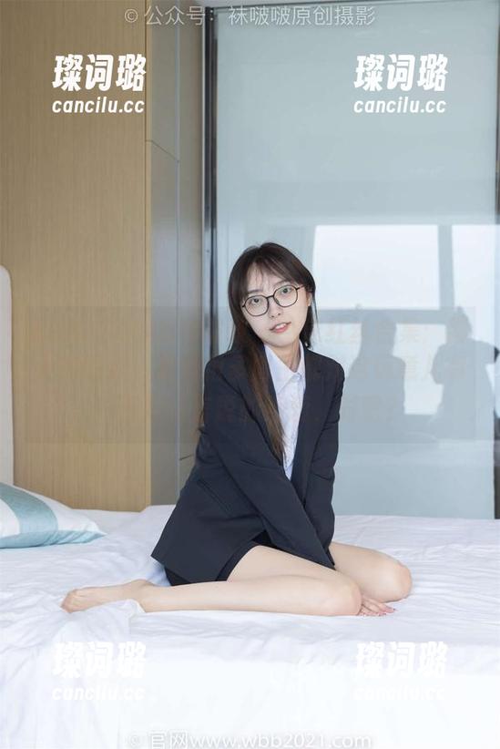 BoBoSocks袜啵啵-小沫 BoBoSocks袜啵啵 - 小沫红丝合集:脚尖加固款,果然很多博主都对这玩意儿有一份难以言说的热爱,对吧?