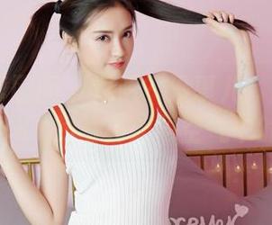 Feilin嗲囡囡 – 透明？没事儿！网盘里陈雅漫VICKY的写真如同空气中的美好。