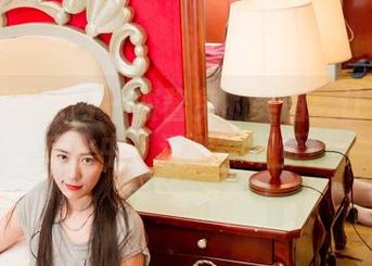 GIRLT果团网 – 酸酱兔的美图：让你在死库水中‘沉迷’不觉！