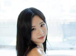 这种内衣&视频的套图，Habin夏彬(하빈)你也太有创意了，让人不禁想点开再看。
