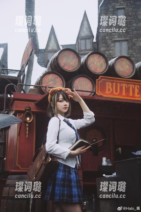Halo_酱 Halo_酱和她的少女合集——每一张都好像在说:“快来关注我”,太抓人了!