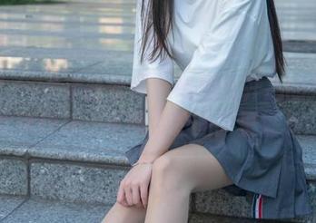 MSLASS梦丝女神 – 玩得很开心的JK小女神仟仟，在图包的画面里绽放！