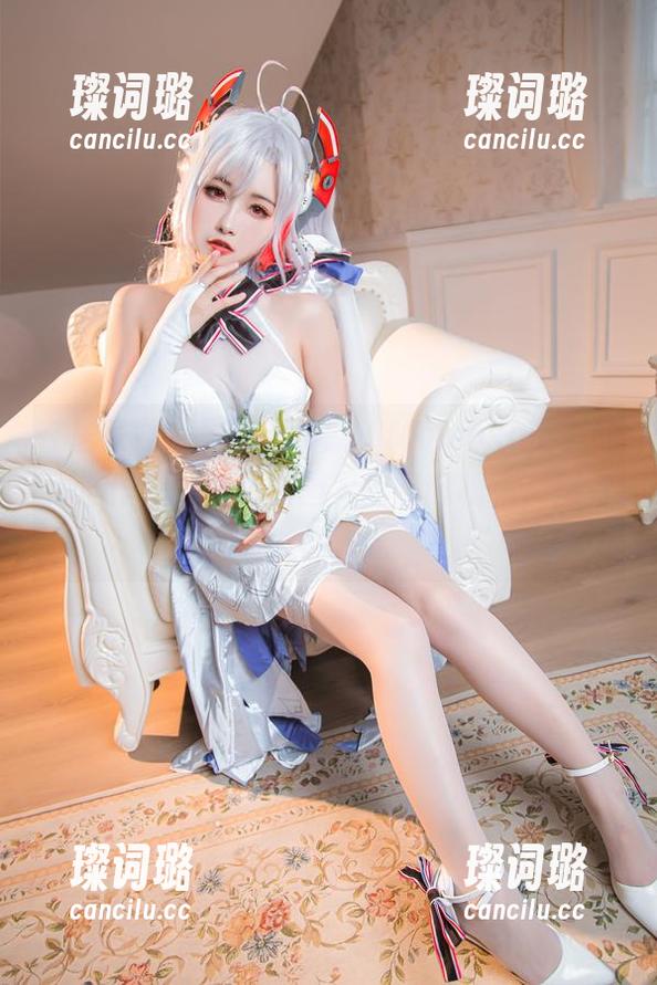 Momoko葵葵 在居家照片里寻找灵感,Momoko葵葵的精选作品就像是花园里的怪诞植物,别有一番滋味