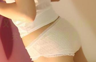 ROSI又更新啦，这次兔女郎变魔术，消失在了冬天的晨雾里！