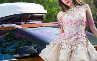 TouTiao头条女神 – 何娇娇的最新体操服分享，看完只想说，动作太帅了！