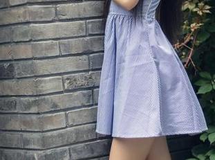 TouTiao头条女神 – 这不又是易阳的最新校服写真集吗？真有点想抗拒却又停不下来！