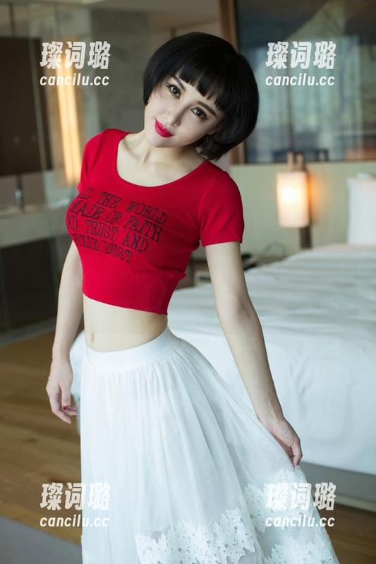 UGirls尤果网-Mikka涵涵 UGirls尤果网 - “Mikka涵涵的白衬衫展示日:看了心动?那就准备好买买买吧!”——作品集和原图,双份福利!