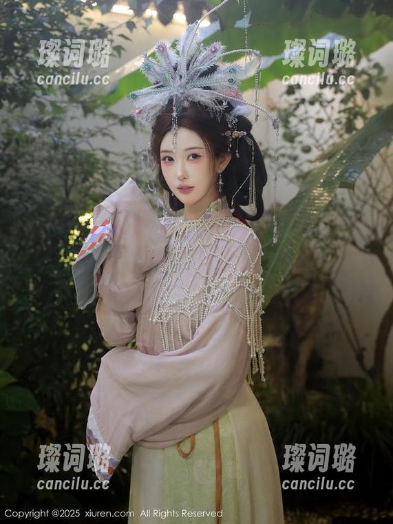 Xiuren秀人网-可儿kayen Xiuren秀人网 - 可儿kayen的毛衣福利,这图看得我手都抖了,快来原图瞅一瞅!