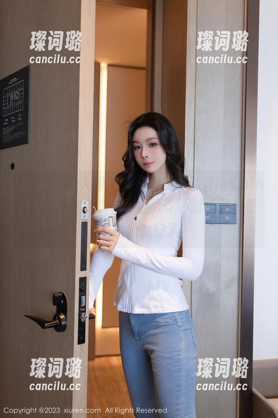 Xiuren秀人网-小茉莉jasmine Xiuren秀人网 - 天台上的小茉莉jasmine:“这图库真心不错,”不过要是有更多资源就好了