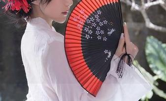 Xiuren秀人网 – 水中的俏皮，下载小逗逗的死库水图集，让你的心情如水般轻盈。