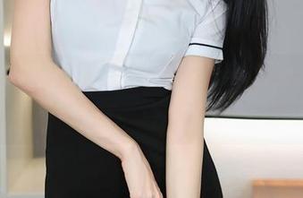 Xiuren秀人网 – 只需一瞥，糯美子mini写真：萝莉少女让我怀疑人生意义。