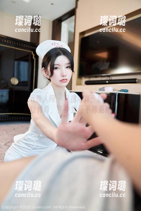 Xiuren秀人网-陆萱萱 Xiuren秀人网 - 私房写真:陆萱萱续写白丝传奇,多少穿搭不再是秘密