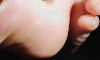 微密圈 – YuYu超甜丫在高跟鞋里的高清写真，让人想到了更高的目标，鞋跟儿上天去了。