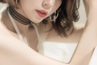 partycat轰趴猫 – 对了，“棉花糖candy”的浴缸，原图更新得让我想去泡个澡了。