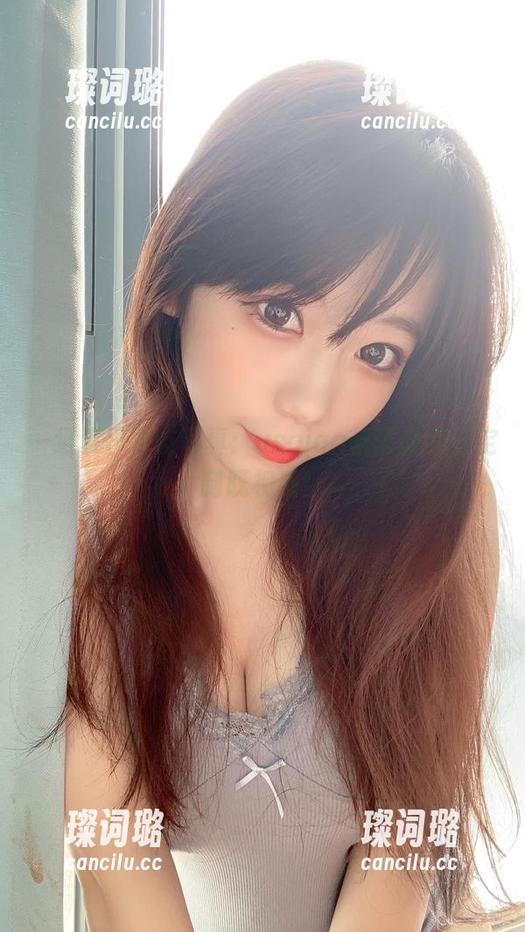 一组夏日女友写真：usejan蓝蓝的搞怪定制既视感！