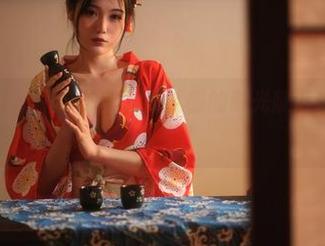 一米八的大梨子带你走入凤礼服的时光隧道这就cos起来了嘿！