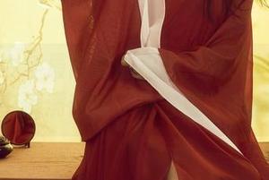 丽柜 – 今年最需要的福利：允儿护士版，图集中满满都是‘别害羞’的暗示！