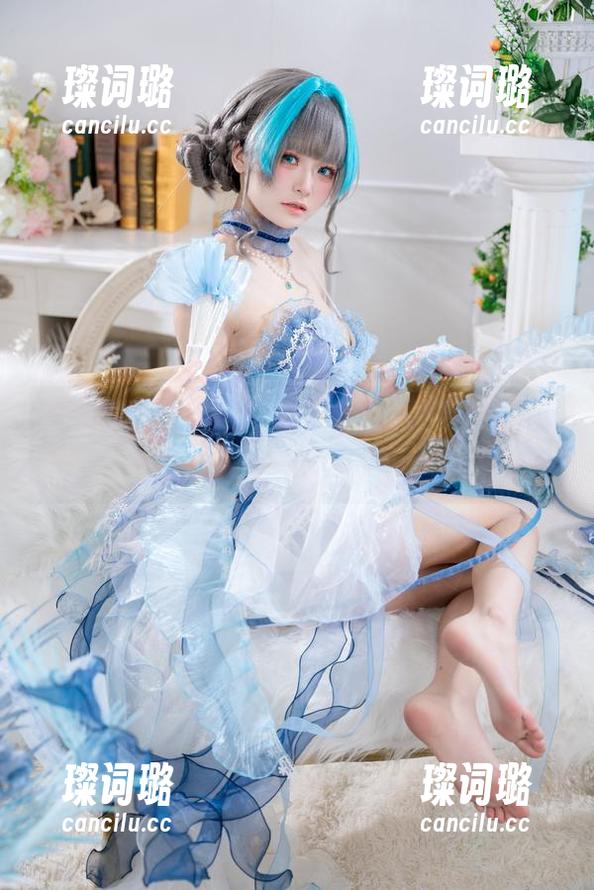 九柒喵 九柒喵作品推荐:穿上OL制服,笑面教授变身女神,谁能拒绝呢?