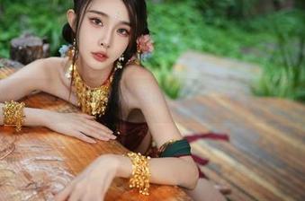 免费图集！余多多Dudu的圣诞特辑，今天不看后悔明年！