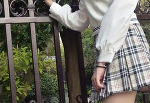 初夏女神 – 免费下载！但是柒柒的这部“小家碧玉”我有点不敢想象……