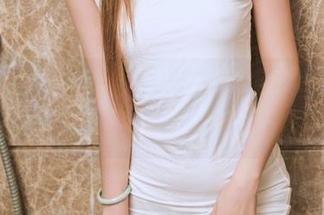 头条女神 – 在线流连于李由美的黑色合集，能不能不要那么诱人？