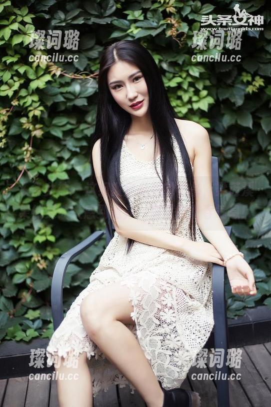 头条女神-梁芮溪 头条女神 - 这组教室私拍的作品,梁芮溪果然又让人感到意外,满满的青春气息!