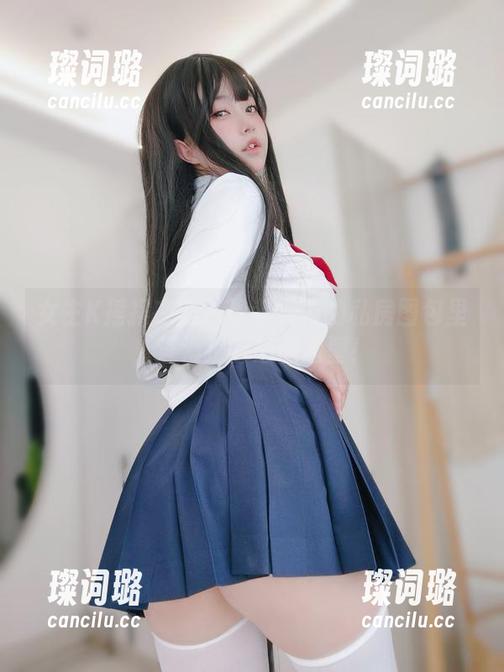女主K 女主K摇摆在蓝色泳装女仆的私房图包里,连海浪都想凹造型!