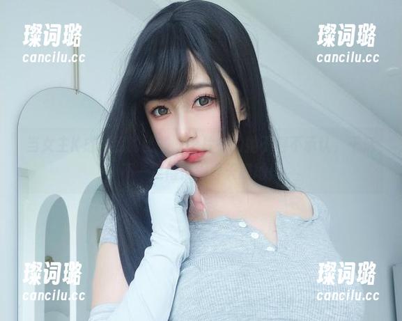 当女主K成为我的秘书，图片中的她不得不承认，干活不一定得忙得昏天黑地！