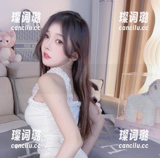小小奶瓶儿 作品解析:小小奶瓶儿和她的学妹,画外音真有趣