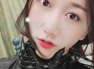 微密圈 – 在线上欣赏小玉吃果冻红裙，美图不怕尖叫，我不负责！