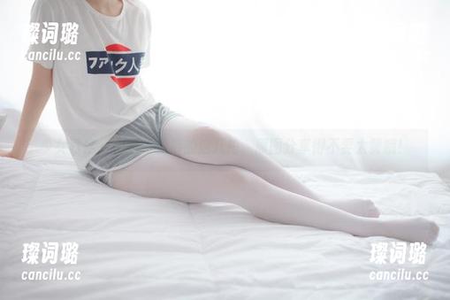 少女秩序-小鱼 少女秩序 - 小鱼牛仔裤的这几拍,原图分享得不要太赞哦!