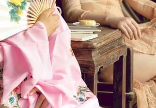 尤果网 – 图包分享：绮里嘉的浴室，潜伏着我对‘衣服该脱了’的矛盾情绪。
