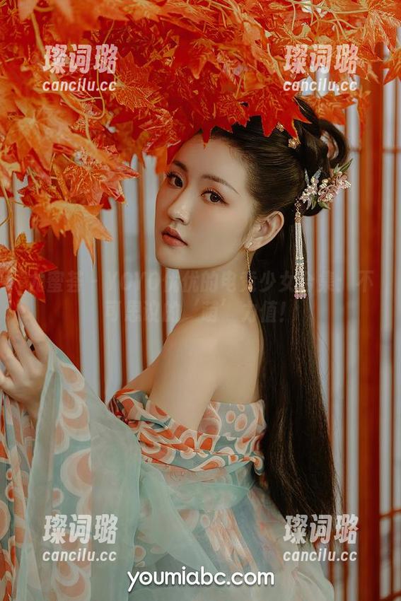 尤蜜荟-YOYO优优 尤蜜荟 - YOYO优优的电竞少女合集:不可思议的‘萌’力值!