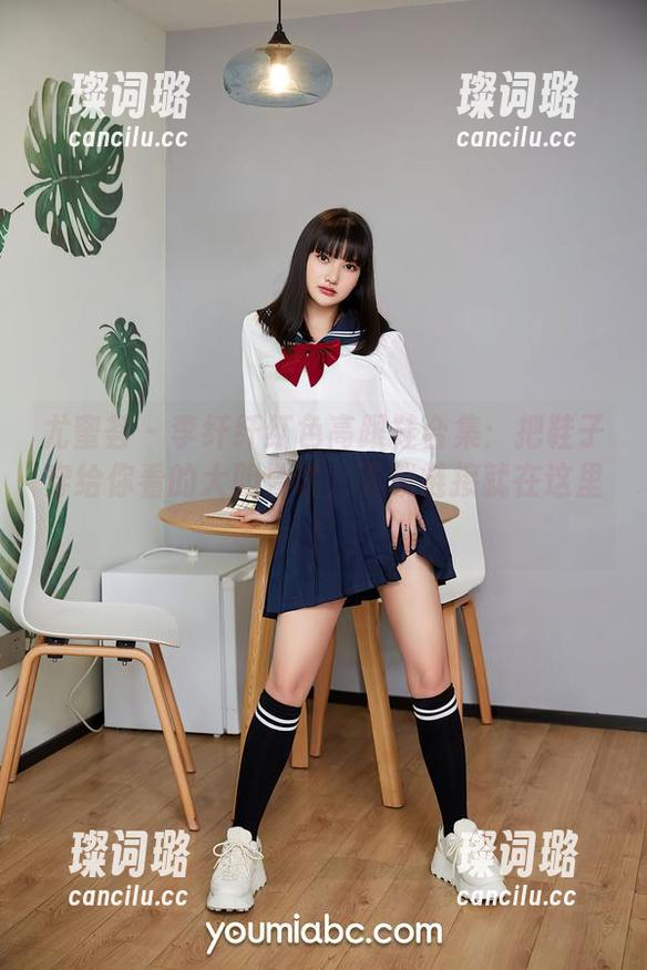 尤蜜荟-李纤纤 尤蜜荟 - 李纤纤红色高跟鞋合集:把鞋子穿给你看的大胆尝试,下载链接就在这里!