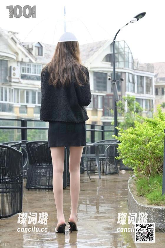 异思趣向-夏夏 异思趣向 - 再见教室!夏夏的浴室制服写真,原图中映出一抹俏皮!