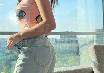 微密圈 – 姊妹情深？不，张思允的姐姐照更显独特，图包让你停不下来。