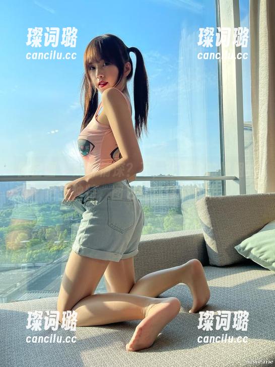微密圈 - 姊妹情深？不，张思允的姐姐照更显独特，图包让你停不下来。
