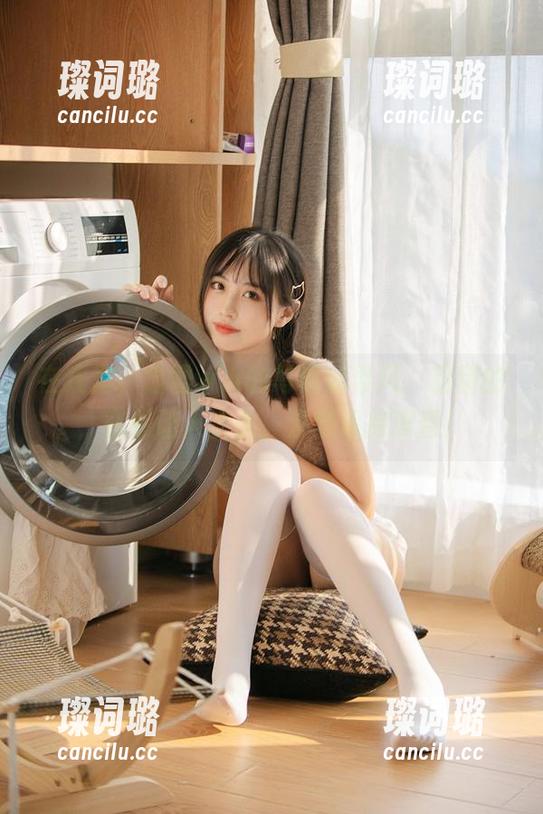 念雪ww 在线里,念雪ww的写真如春风,甜甜的,容易让人上头,注意保持理智!