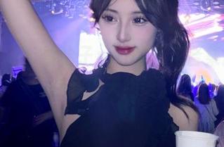 不只是看，看怡子yiii的樱花合集就像是在和春天细语。