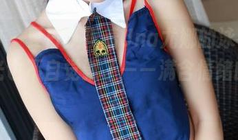 推女神 – 夏日抚摸着Una尤娜的泳衣，我的目光也不自觉飘了——满含情绪的图包！