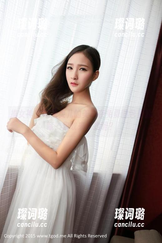 推女神 - 娜依灵儿的美脚在免费图包里躲藏，你敢来寻找吗？