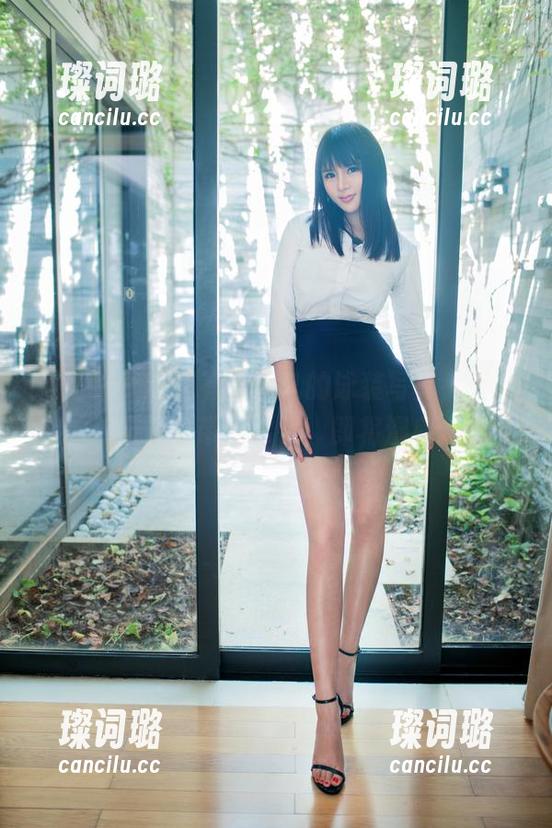 推女郎-松果儿 推女郎 - 这里有松果儿的泳装写真,喜欢的朋友请自带潜水镜,即将湿身哦!