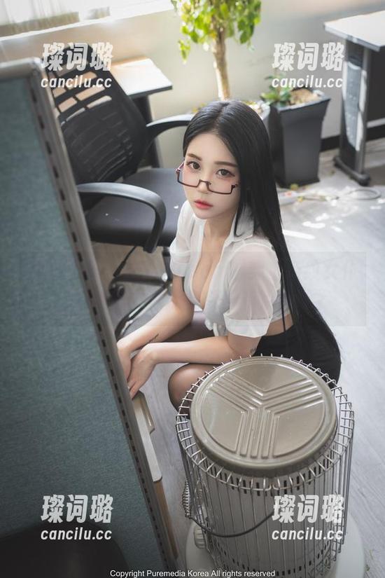 原图合集：当普美(bomi)穿上条纹女仆，家庭聚会可能会变得有点尴尬。