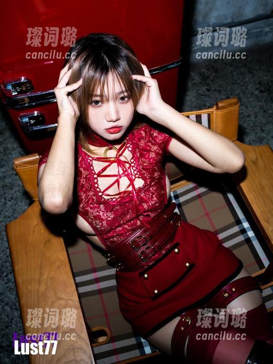 柒柒不可爱 套图现身!柒柒不可爱的反差JK少女,给我的朋友圈更新了一波情绪包!