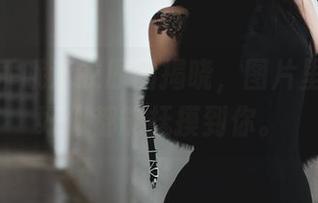 柒柒要乖哦泳衣原图揭晓，图片里的海风好似都能抚摸到你。