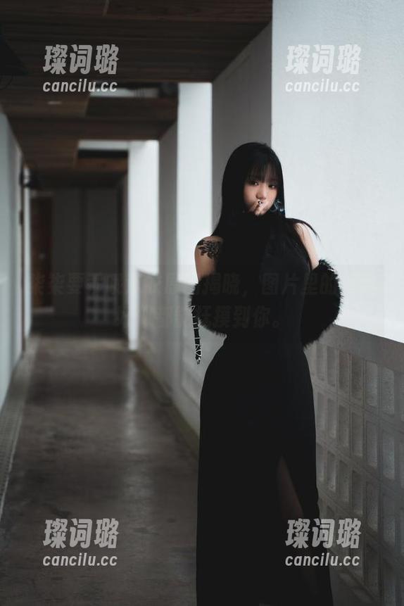 柒柒要乖哦 柒柒要乖哦泳衣原图揭晓,图片里的海风好似都能抚摸到你。