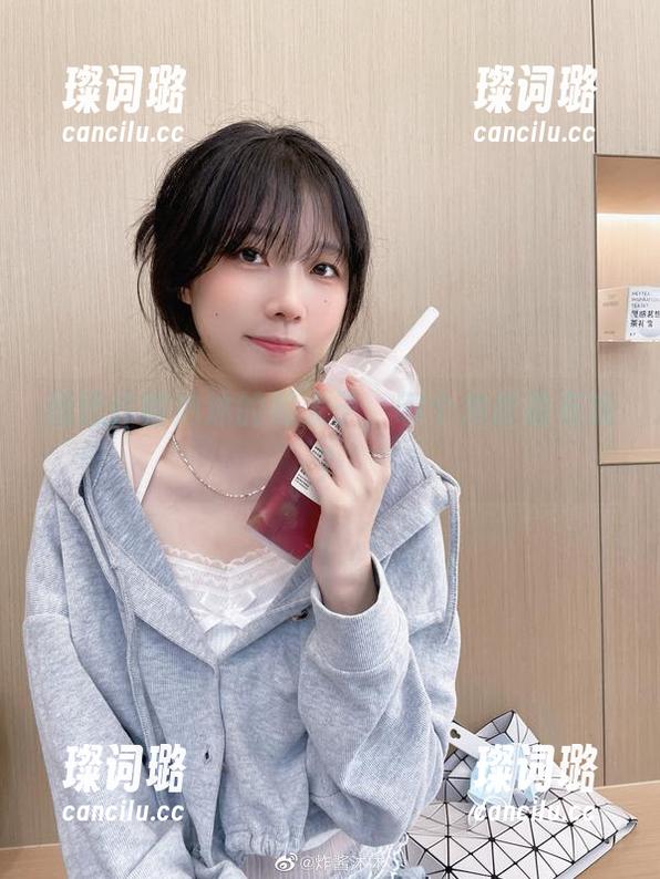 炸酱沐沐 精选炸酱沐沐的黑太子,哪个角度最有戏?